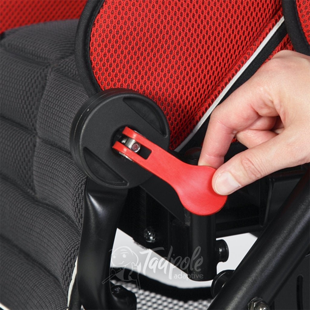 Adjusting the leg direction easily in the Thomashilfen EASyS Advantage.